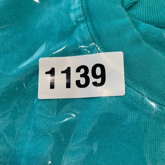 Vero Beach Sweatshirt Size Small Turquoise Vero Beach Printed in White on Back - Picture 7 of 7